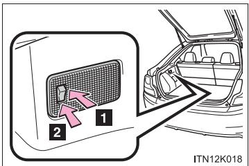 Scion tC 2 (2012) - Eclairage du compartment de charge - 1