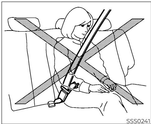 NISSAN Murano (2022) - Vérification du fonctionnement des ceintures de sécurité - 2