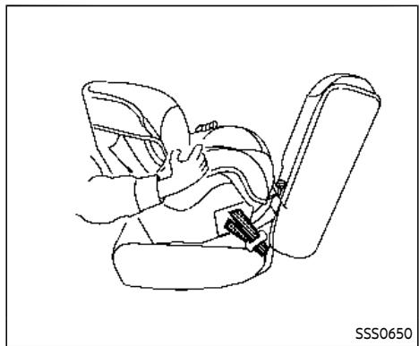NISSAN Rogue (2022) - INSTALLATION D'UN DISPOSITIF DE RETENUE POUR ENFANT DOS À LA ROUTE À L'AIDE DU SYSTÈME LATCH - 4