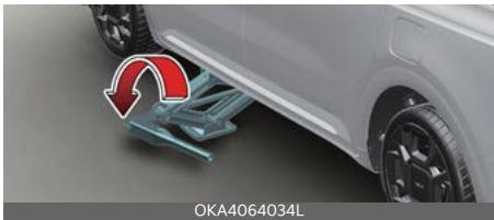 KIA Carnival (2025) - Remplacement d'un pneu - 3