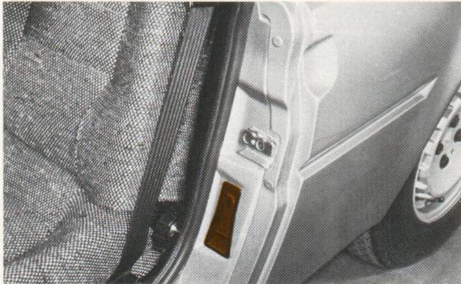 MATRA Bagheera (1976-1980) - Ouverture du coffre à bagages - 1