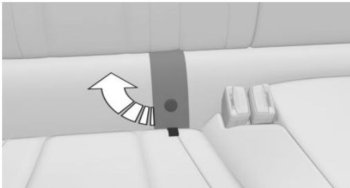 BMW BMW M8 GRAN COUPÉ (2022) - Libérer les ancrages ISOFIX inférieurs - 1