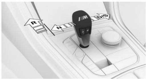 BMW BMW M8 GRAN COUPÉ (2022) - Positionnement de la manette de sélection sur D/S, N, R - 1