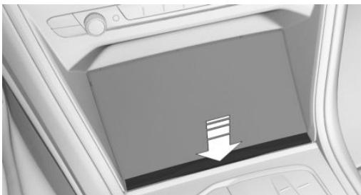 BMW BMW M8 GRAN COUPÉ (2022) - Ouverture du porte-boissons - 1