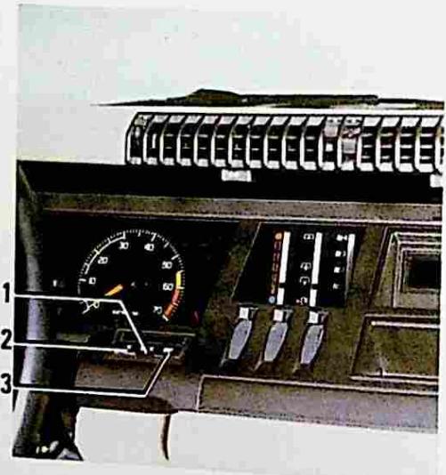 RENAULT 25 (1984-1988) - Type d'information parlée - 1