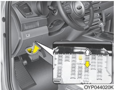KIA Sedona YP (2014-2018) - Comment réinitialiser la porte coulissante électrique et le hayon électrique - 1