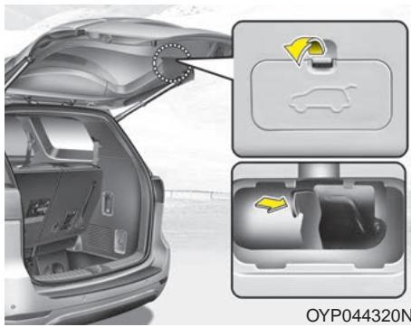 KIA Sedona YP (2014-2018) - Ouverture d'urgence du hayon - 1