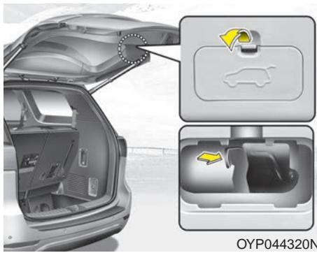 KIA Sedona YP (2014-2018) - Ouverture d'urgence du hayon - 1
