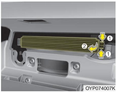 KIA Sedona YP (2014-2018) - Inspection du filtre - 3