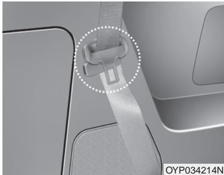 KIA Sedona YP (2014-2018) - Rangement de la ceinture de sécurité arrière - 3