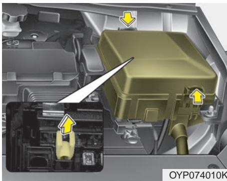 KIA Sedona YP (2014-2018) - Remplacer un fusible sur le panneau intérieur - 2