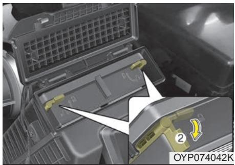 KIA Sedona YP (2014-2018) - Remplacement du filtre - 3