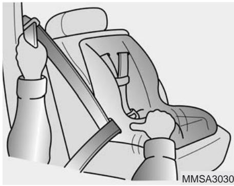 KIA Rondo UN (2006-2010) - Mettre une ceinture de sécurité de passager au mode d'auto-bouclage - 5