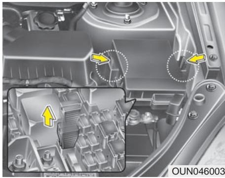 KIA Rondo UN (2006-2010) - Remplacer un fusible sur le panneau interieur - 1