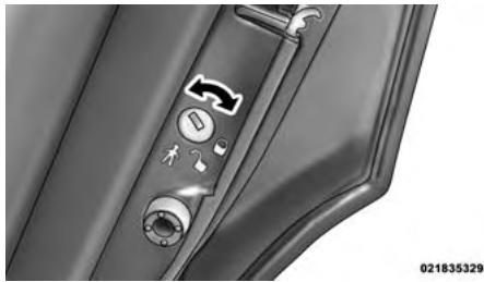 Chrysler 300 (2013) - Pour activer ou désactiver le système de verrouillage sécurité-enfants - 1