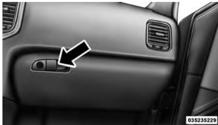 Chrysler 300 (2013) - Espace de rangement de la boite à gants - 1