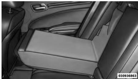 Chrysler 300 (2013) - CHARACTERISTIQUES DE VOTRE VEHICULE - 1