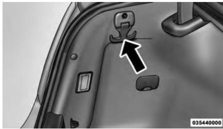 Chrysler 300 (2013) - Crochets pour sacs à provisions - 1