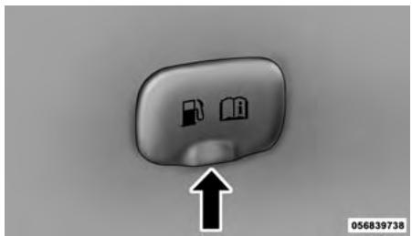 Chrysler 300 (2013) - Ouverture d'urgence de la trappe de carburant - 1