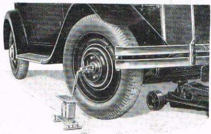 RENAULT Vivaquatre (1932-1939) - Reglage du couple conique (Voir Pl. 25). - 11