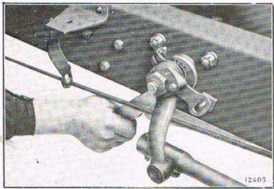 RENAULT Vivaquatre (1932-1939) - Verification générale du chassis. Pl. 36. - 6