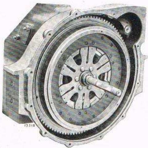 RENAULT Vivaquatre (1932-1939) - Reglage de la tension de la courroite de ventilateur. - 6
