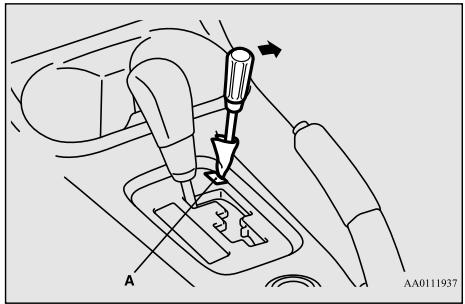 MITSUBISHI Outlander 3 (2015-2018) - Quand le levier sélecteur reste bloqué à la position «P» (stationnement) - 1