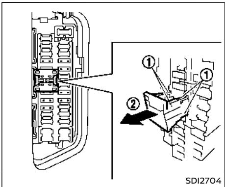 NISSAN Armada (2018) - Reemplacement de la PILE de la clé intelligente - 1