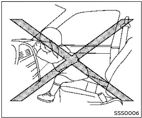 NISSAN Armada (2018) - Avertissement - 2