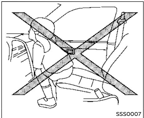 NISSAN Armada (2018) - Avertissement - 1