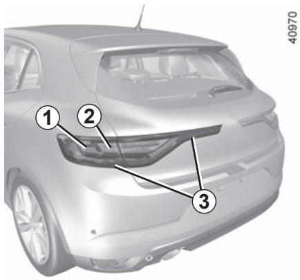 RENAULT Megane 4 (2016-2020) - FEUX ARRIÈRE ET LATÉRAUX : remplacement des lampes (1/9) - 1