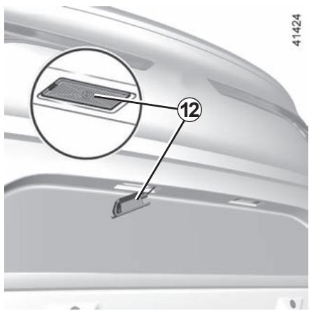 RENAULT Megane 4 (2016-2020) - FEUX ARRIÈRE ET LATÉRAUX : remplacement des lampes (9/9) - 1