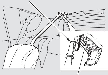 Honda Jazz 2 (2007-2014) - Pose d'un dispositif de retenue pour enfant avec les points d'ancrage inférieurs - 7