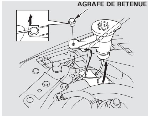 Honda Jazz 2 (2007-2014) - Remplacement d'une ampoule de clignotant avant - 1