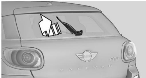 MINI Countryman (2010-2014) - Changement du balai d'essuie-glace arrriere - 2