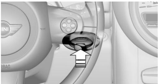 MINI Countryman (2010-2014) - Introduction de la télécommande dans la serrure de contact - 1