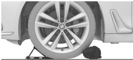 BMW M5 F90 (2017-2023) - Sur surface plane - 1