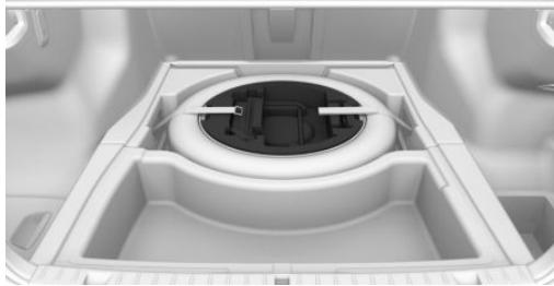 BMW M5 F90 (2017-2023) - Retirer la roue de secours et les rangements - 2