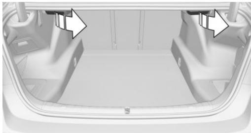 BMW M5 F90 (2017-2023) - Rabattre le dossier du siège arrêté depuis le compartiment à bagages - 2