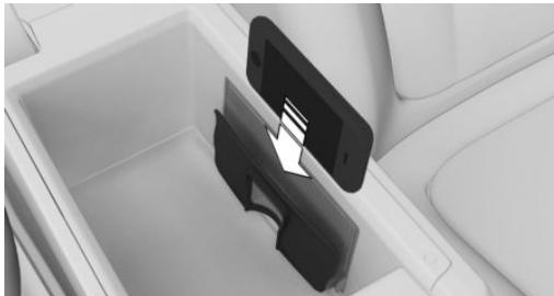 BMW M3 (2023) - Compartment dans l'accoudoir central - 2