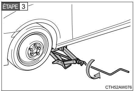 SUBARU BRZ (2016) - Montage de la roue de secours - 3
