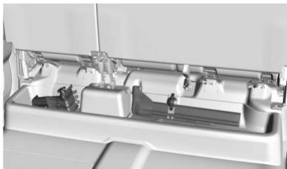 GMC Sierra Denali (2026) - Dépose du pneu de secours et des outils - 2