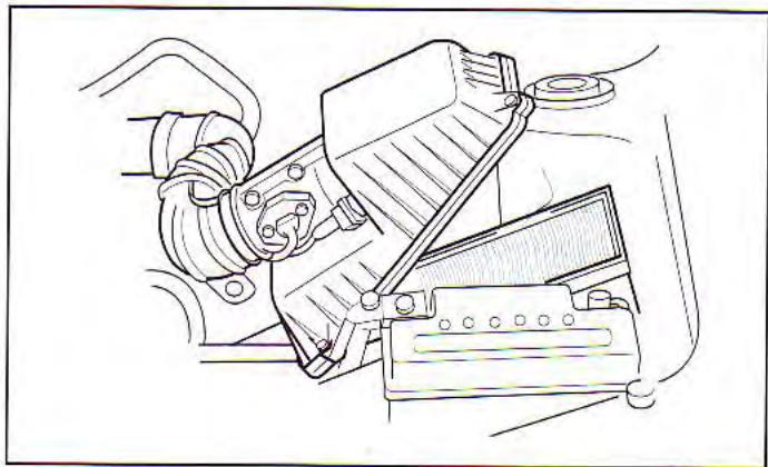 KIA Spectra (2000-2004) - Remplacement du filtré à air - 2
