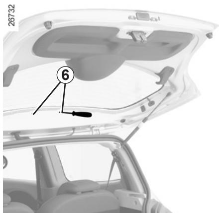 RENAULT Twingo 2 2009 - FEUX ARRÈRE : remplacement des lampes (1/2) - 1