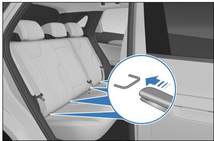 BYD Atto 2 (2024) - Installation d'un dispositif de retenue pour enfant - 1