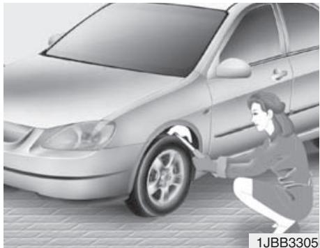 HYUNDAI Accent (2010-2018) - CONDUITE EN HIVER - 1