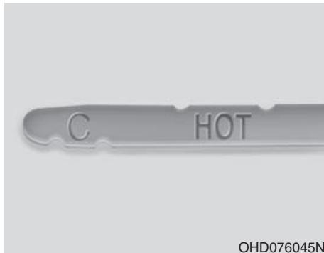 HYUNDAI Accent (2010-2018) - Vérification du niveau du liquide de boîte-pont automatique - 1