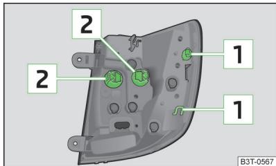 SKODA Superb 2 (2013-2015) - Remplacement des ampoules du bloc optique arrière (Superb Combi) - 1