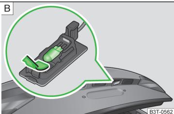SKODA Superb 2 (2013-2015) - Remplacement de l'ampoule de I'éclairage de la plaque d'immatriculation - 2