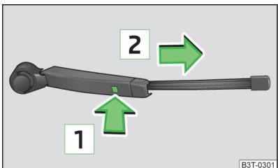 SKODA Superb 2 (2013-2015) - Remplacement du balai d'essuie-glace de la lunette arrriere - 1